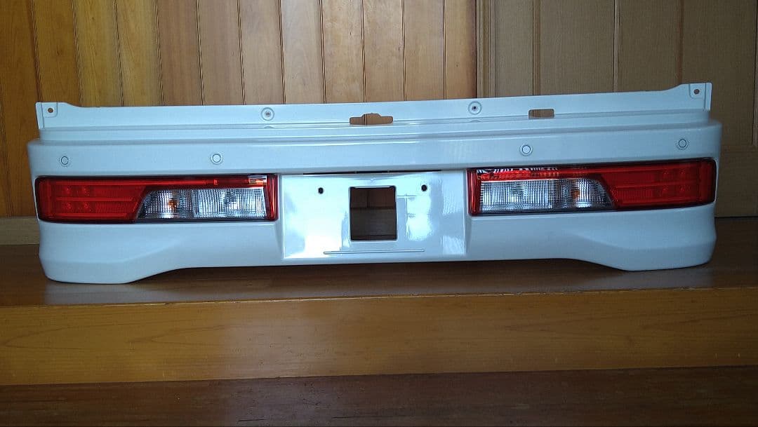 エブリィDA17Wリアバンパー テールライト付き
