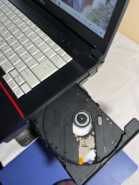 Fujitsu ノートパソコン Windows11 Office搭載 送料込み