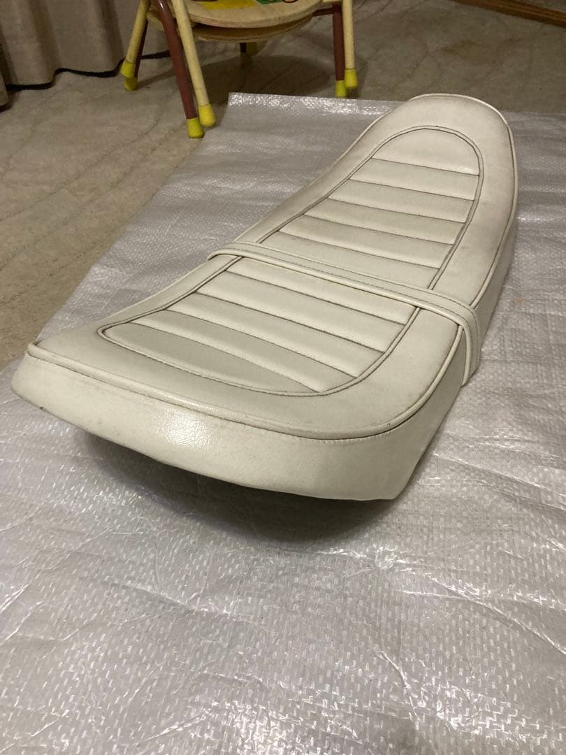 旧車‼️カワサキ　KH250/400 250SS/350SS マッハ‼️シート‼️白