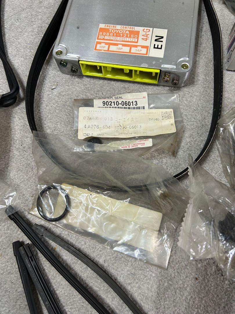 AA63 車両部品セット テールランプ・フィルター・ブレーキパッド他