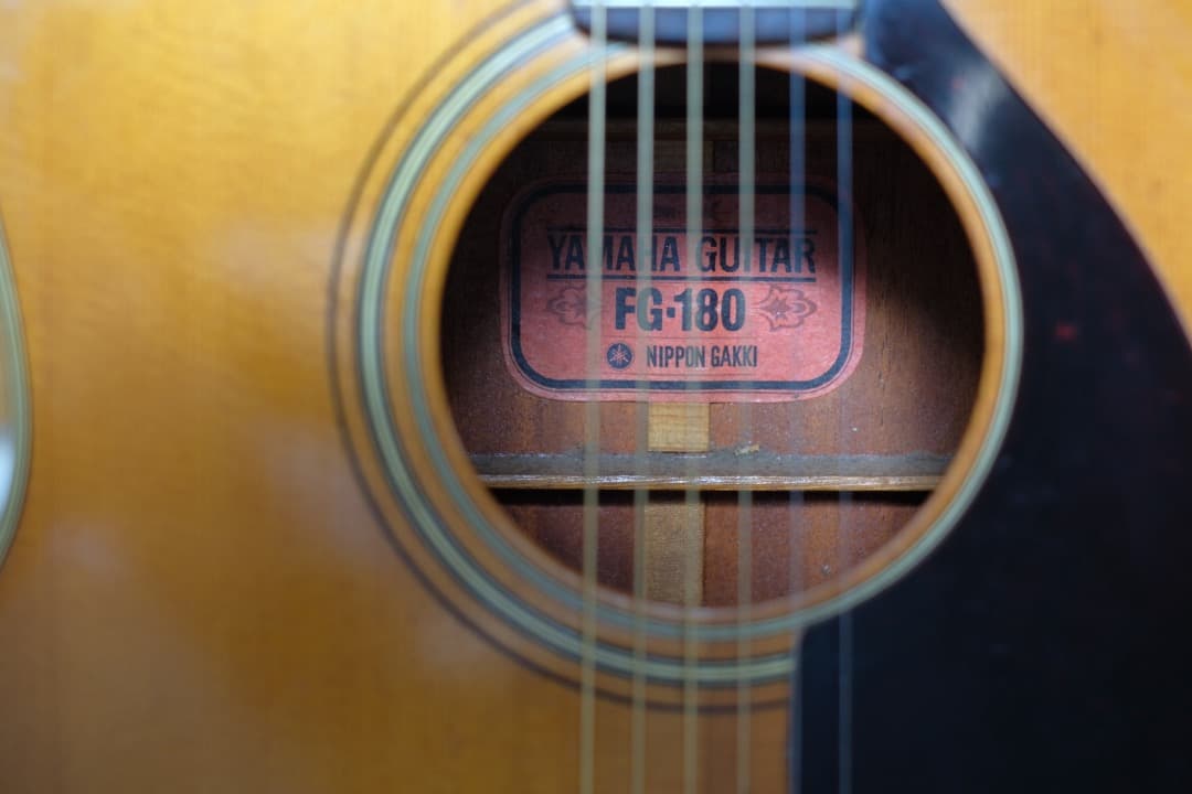 状態良 YAMAHA FG180 赤ラベル 調整済 ヤマハ