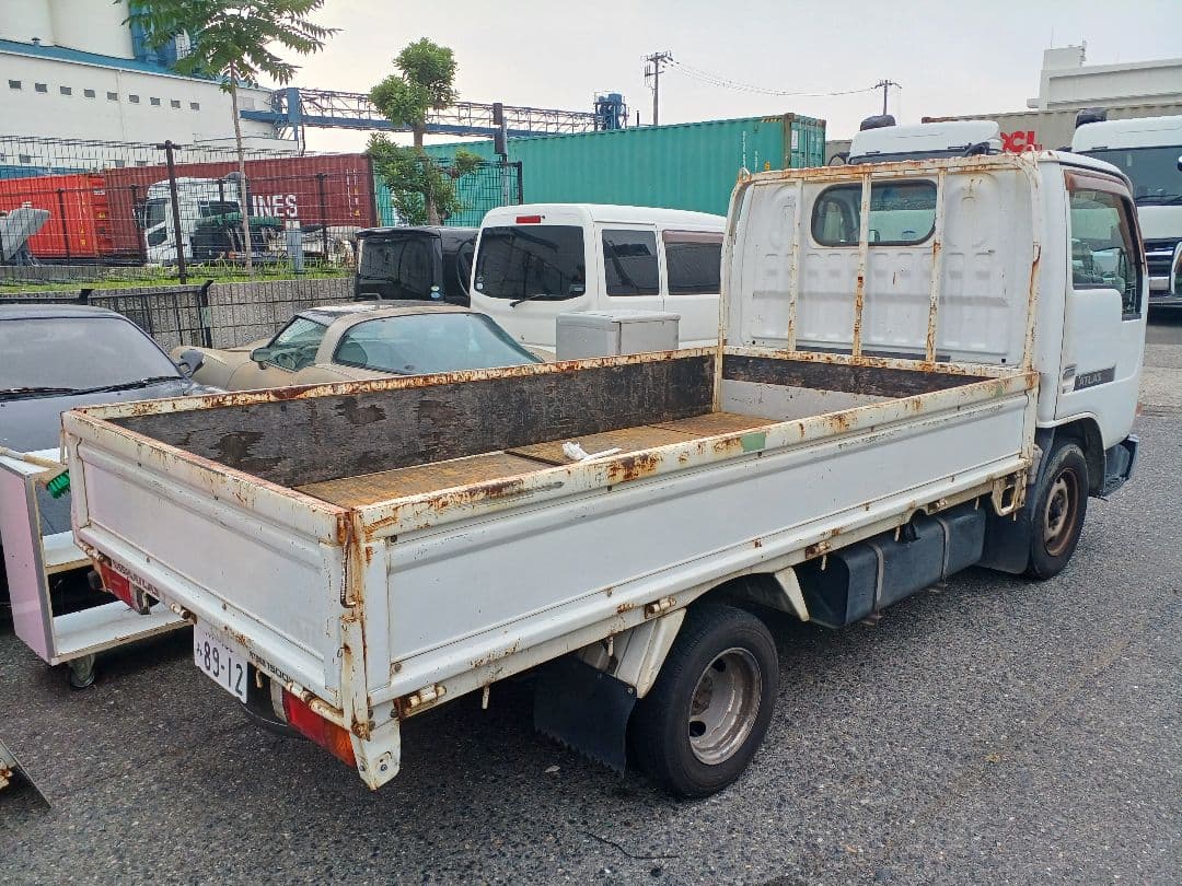 神戸発　アトラストラック1.5トン低床ロング　オートマ　ガソリン