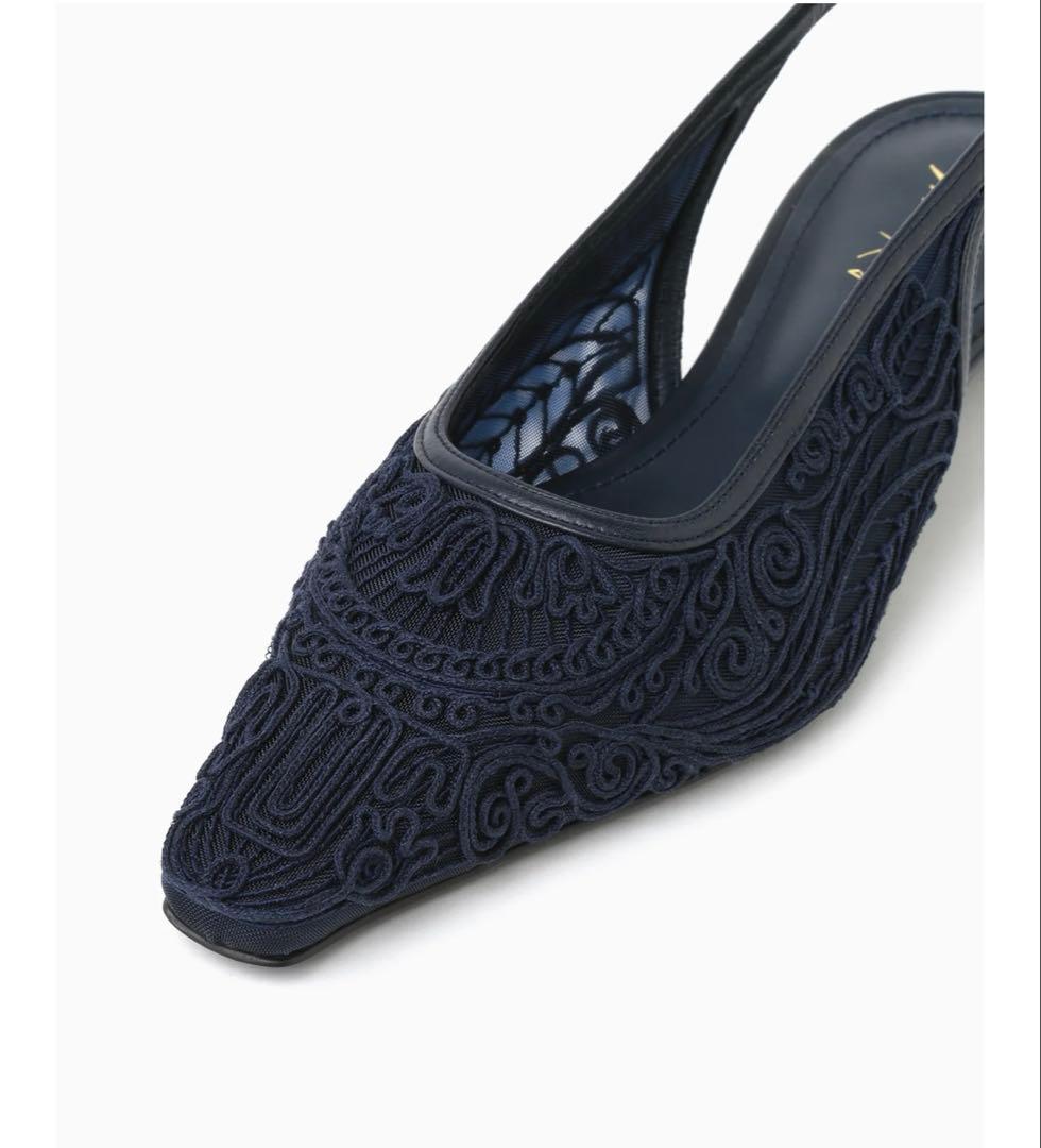 最終価格【新品未使用品】コード刺繍パンプス ネイビー