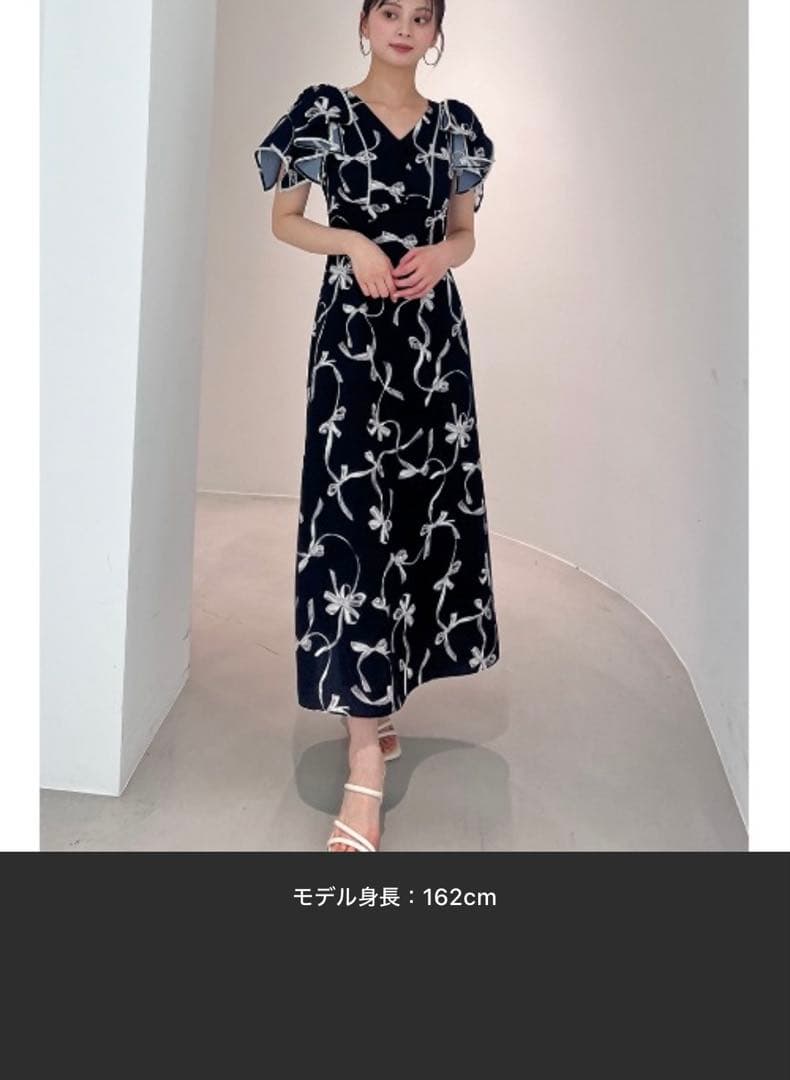 正規品　新品未使用タグ付き！SNIDEL リボンプリント ワンピース　スナイデル