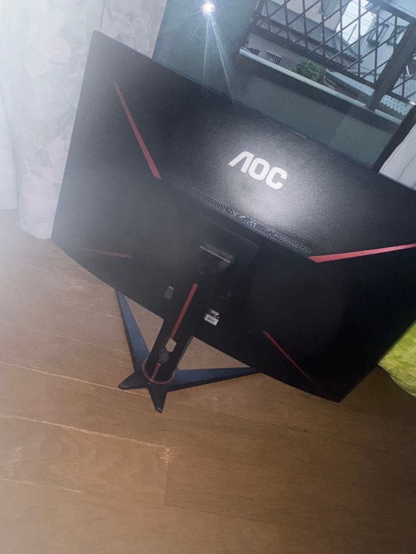 AOC 31.5インチゲーミングモニター