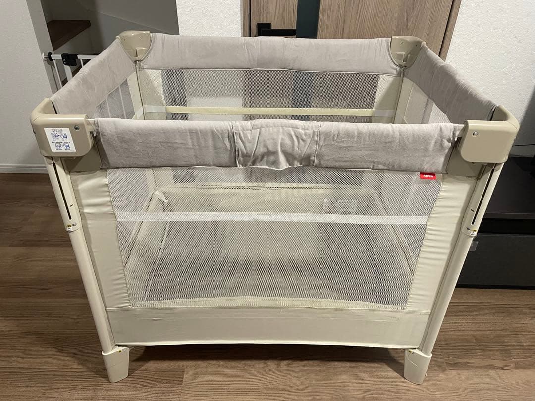 アップリカ ココネルエアープラスAB ホワイトベージュ　収納バッグ付き