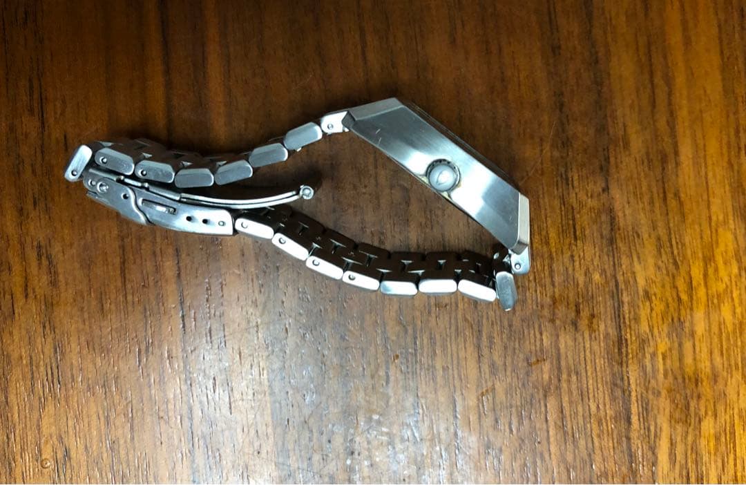 Nixon Day and Date 時計