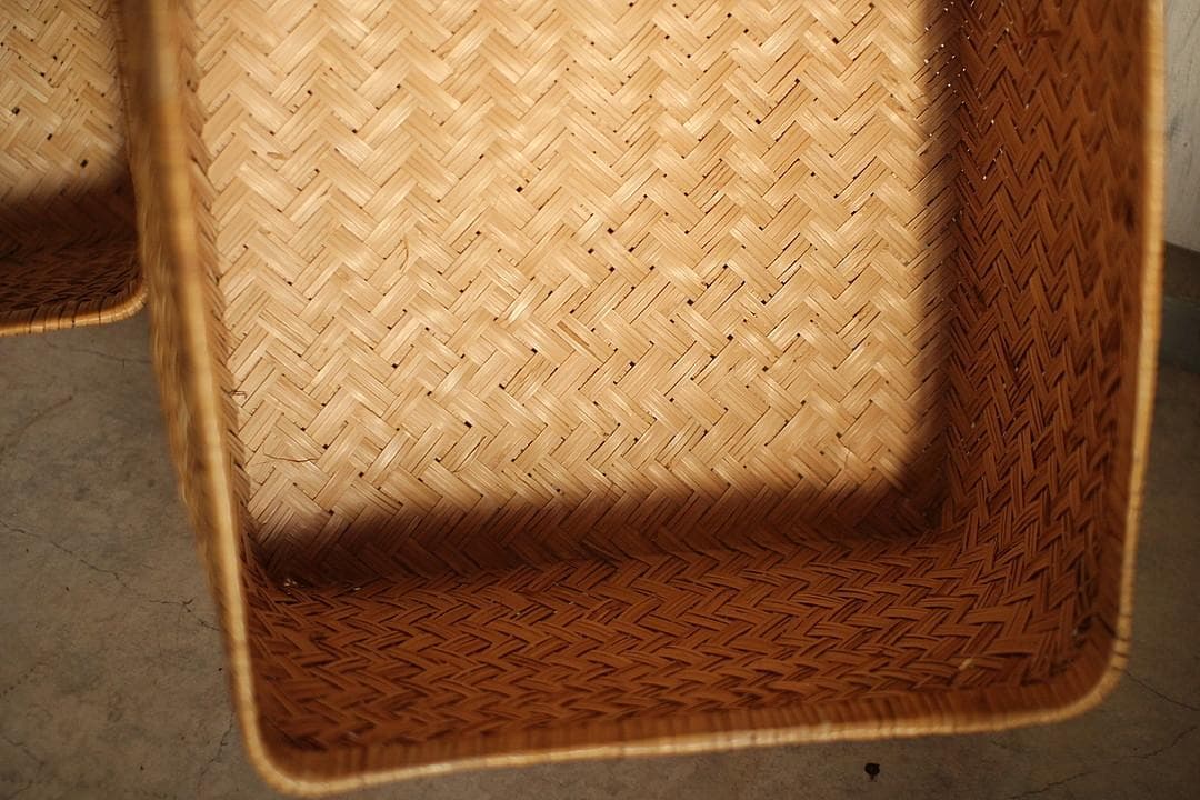 状態良く形の綺麗な古い竹編みの収納かご　行李　竹籠　篭　古道具