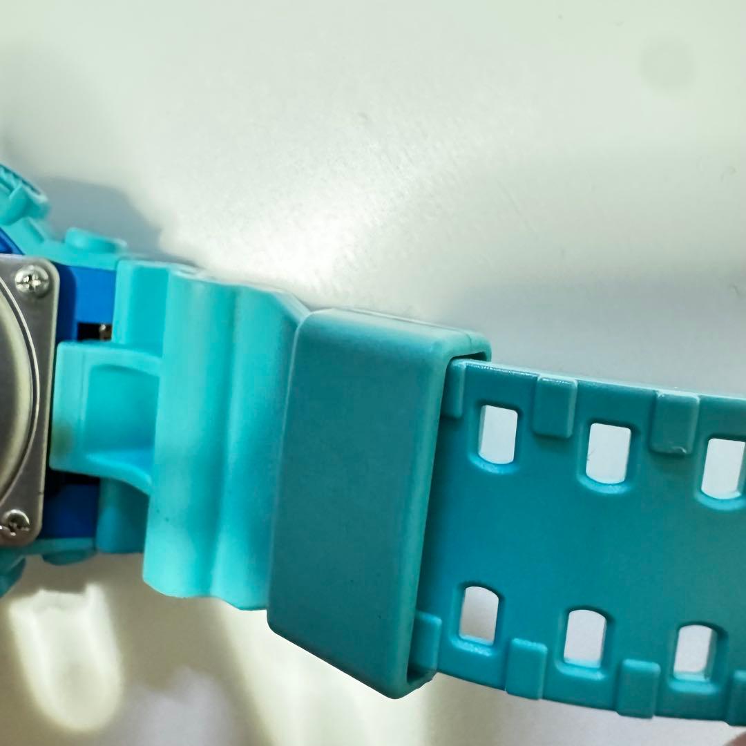 CASIO G-SHOCK 腕時計 GA-110B ハイパーカラー　水色
