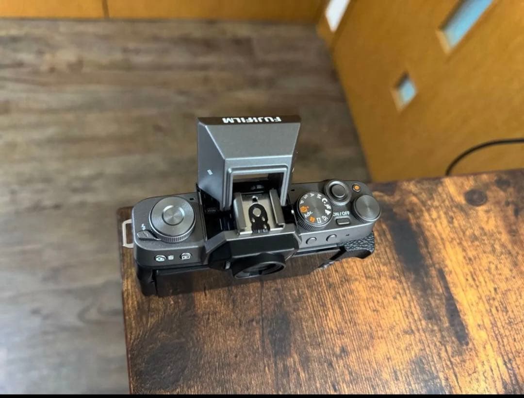 FUJIFILM X-T200 ボディ ダークシルバー ミラーレスカメラ