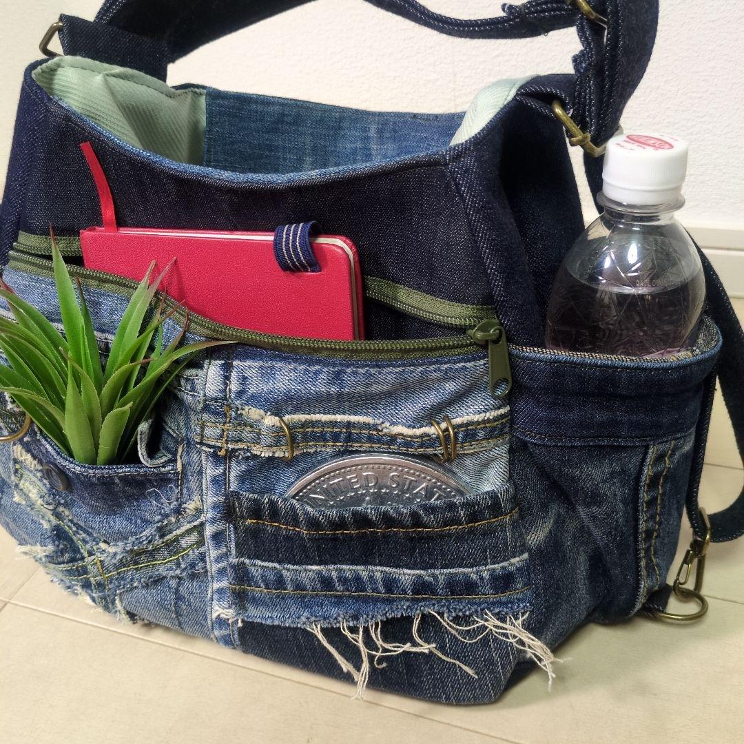 デニムリメイクバッグ　4way 　リメイクデニム　リュック　トート　ショルダー