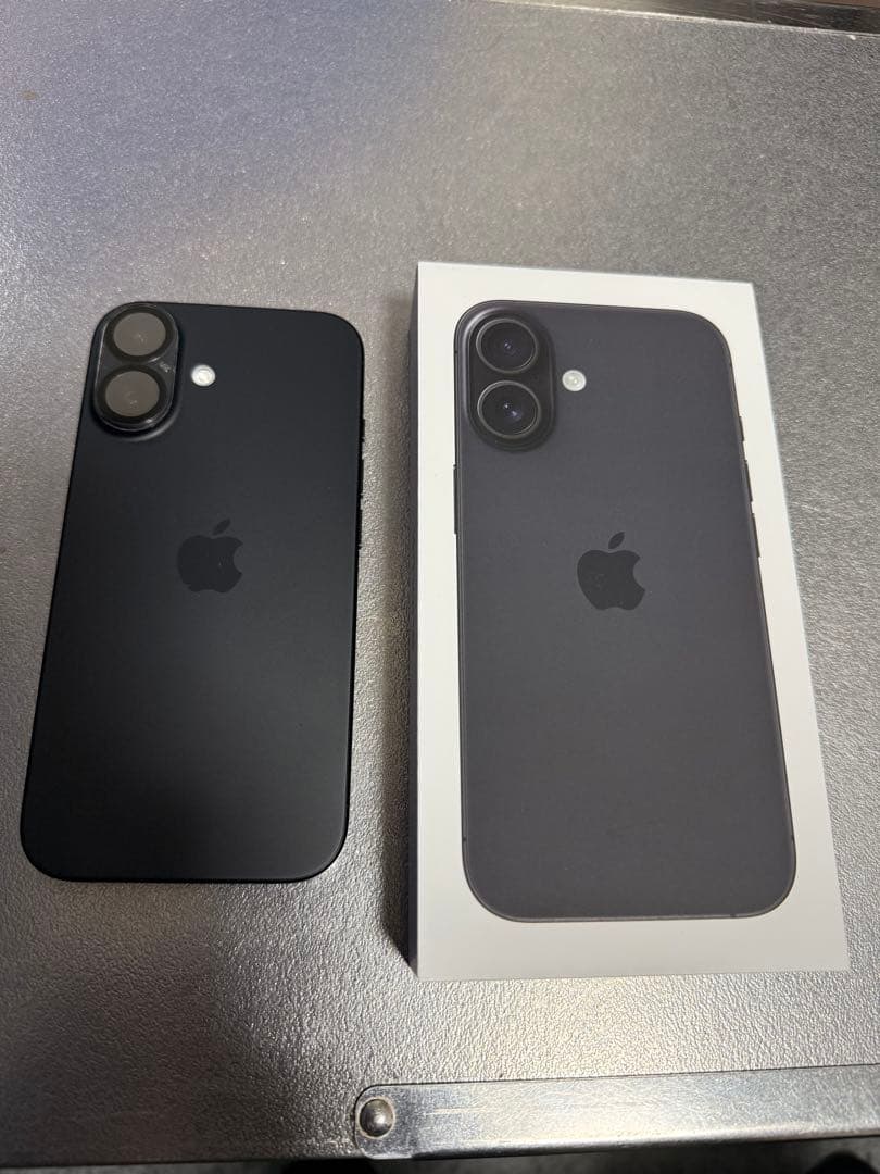 【最終値下げ】iPhone16 ブラック simフリー バッテリー100%