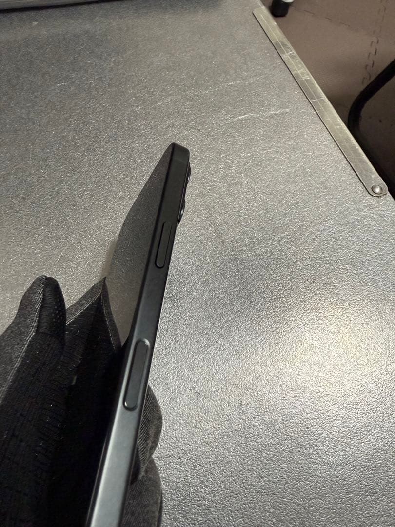 【最終値下げ】iPhone16 ブラック simフリー バッテリー100%