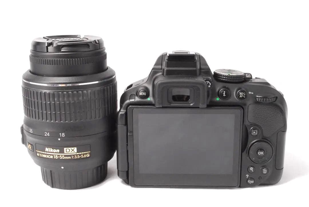 美品✨手ぶれ補正機能付き✨初心者向け✨スマホ転送OK✨ Nikon D5300✨