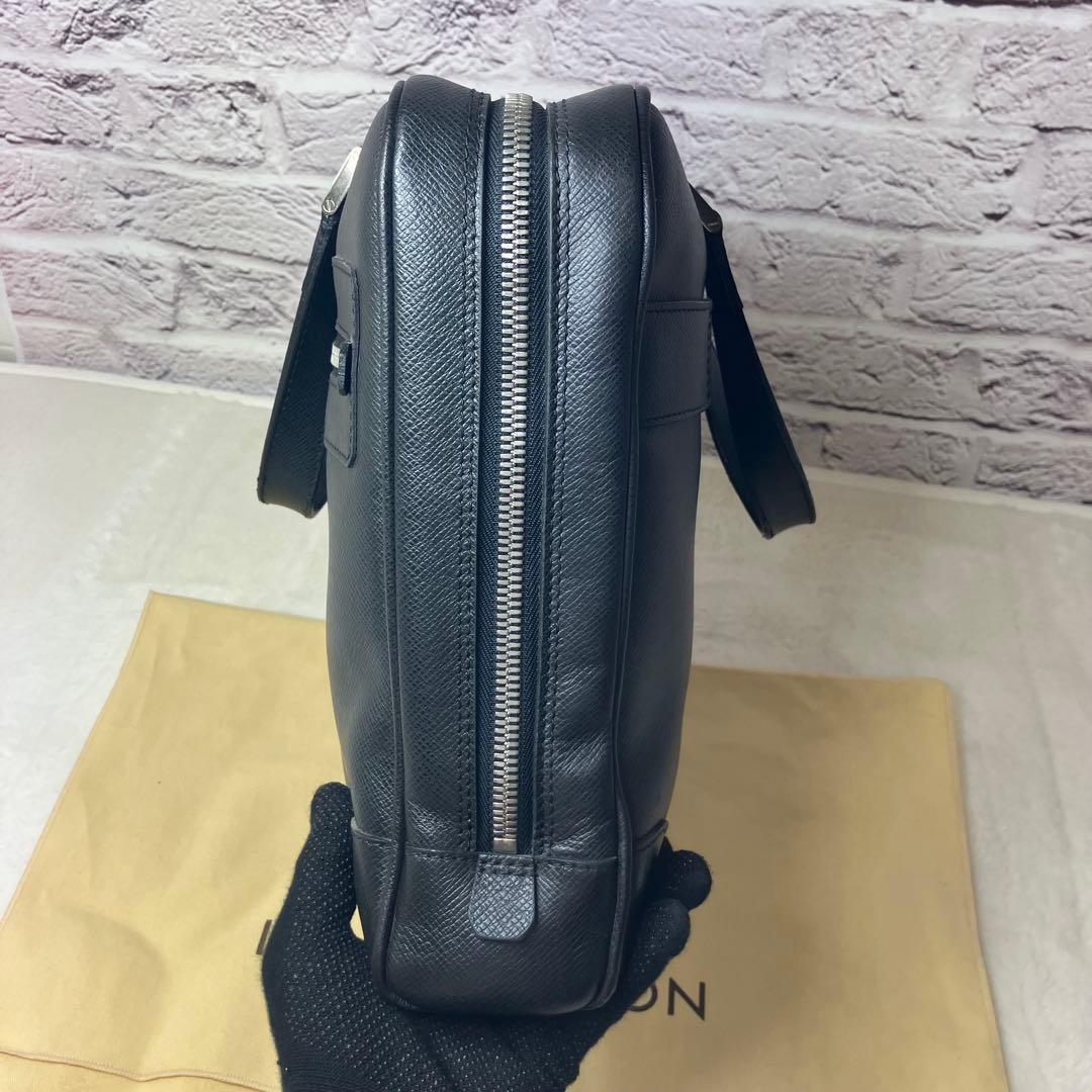 ルイヴィトン タイガ イゴール 本革 レザー A4 ビジネスバッグ 黒