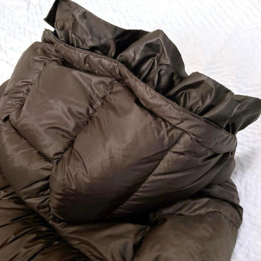 美品✨モンクレール　フリルダウンコート　フード　ペプラム　カーキ　ロゴワッペン