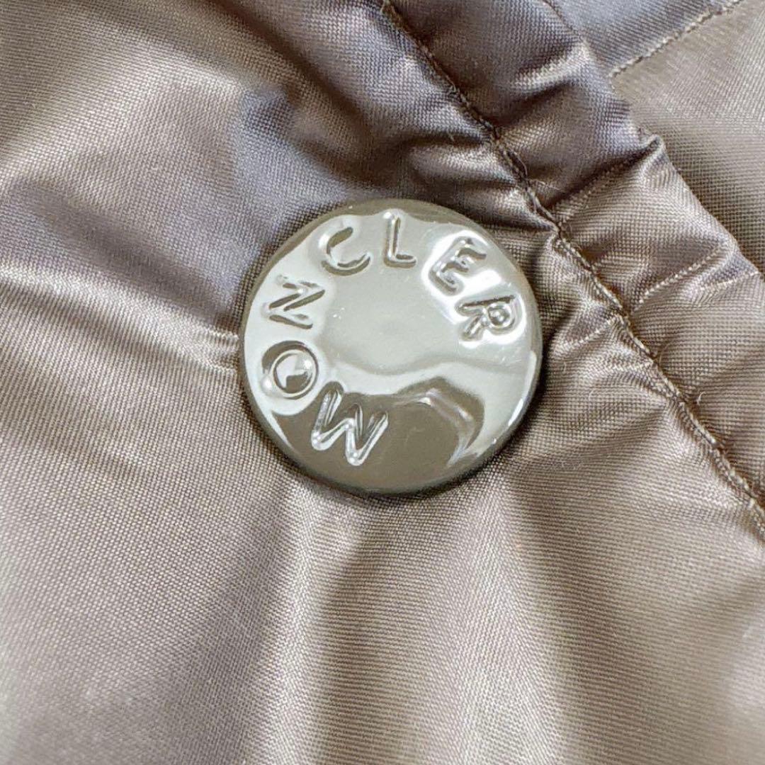 美品✨モンクレール　フリルダウンコート　フード　ペプラム　カーキ　ロゴワッペン