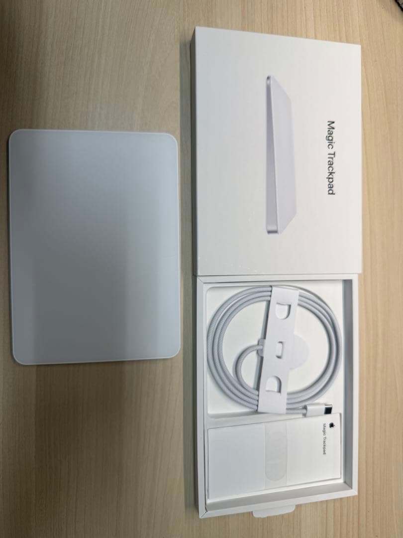 Magic Trackpad（USB‑C）- ホワイトMulti-Touch対応