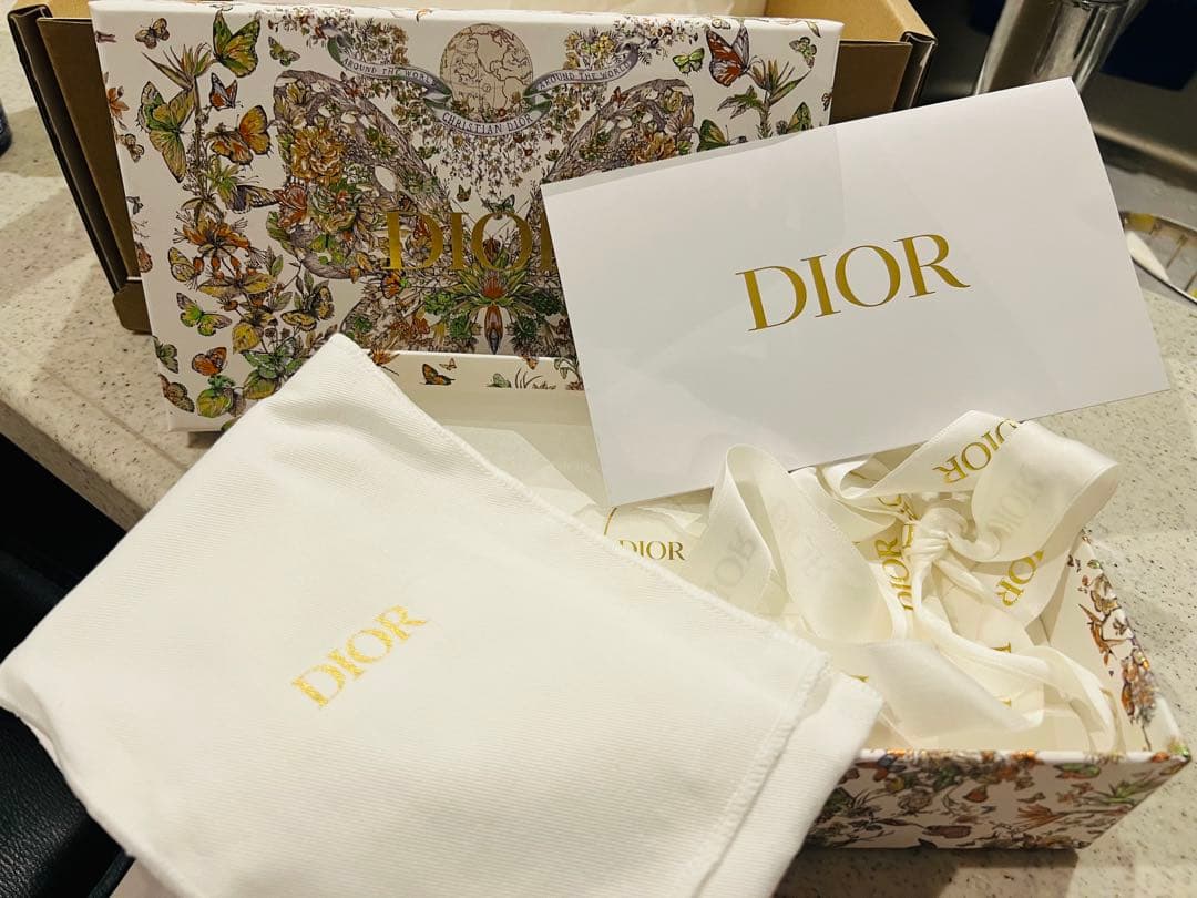 新品　Dior iPhone１５Pro ケース