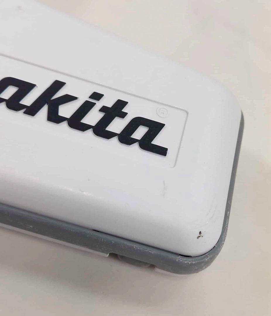 マキタ 充電式クリーナー CL108FD ②