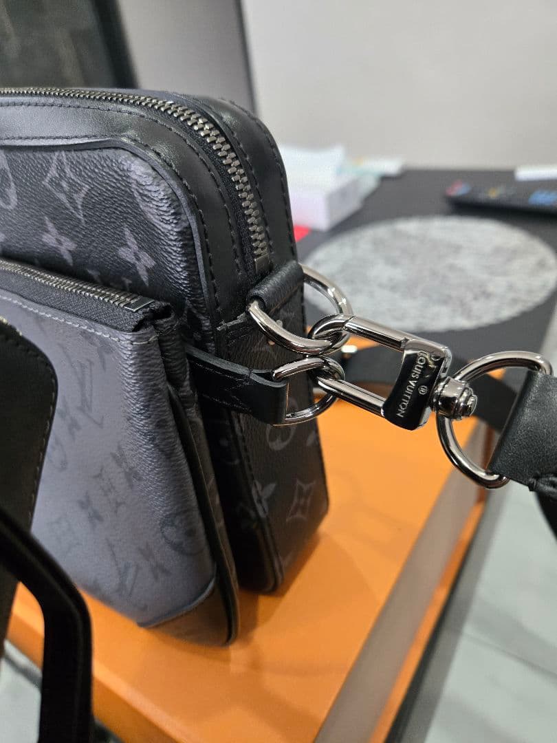 Louis Vuitton モノグラム　エクスリプス　トリオメッセンジャー