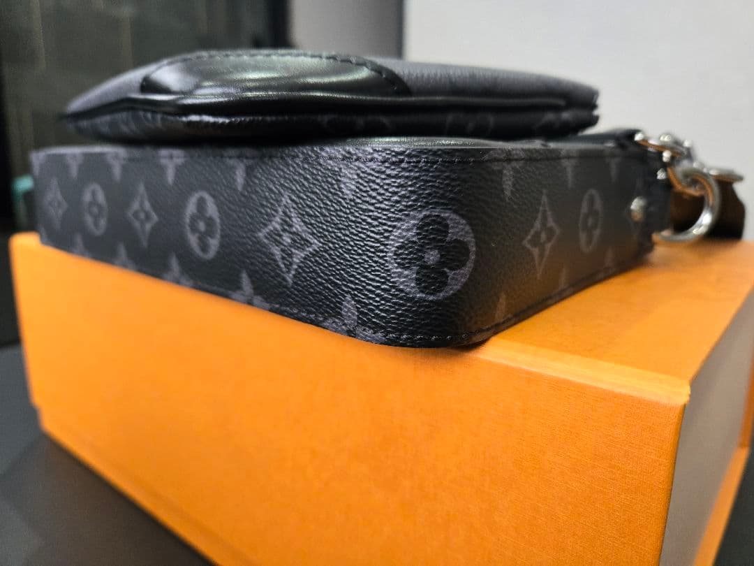 Louis Vuitton モノグラム　エクスリプス　トリオメッセンジャー