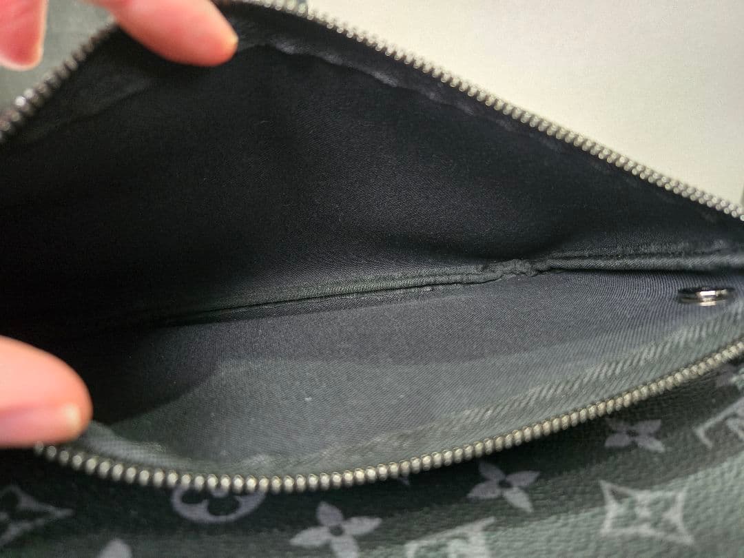 Louis Vuitton モノグラム　エクスリプス　トリオメッセンジャー