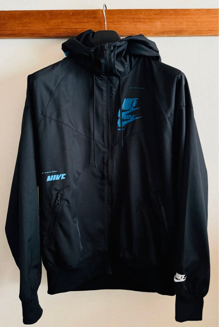 新品　NIKE ナイロンパーカー　ナイロンジャケット　ウィンドブレーカー　ナイキ