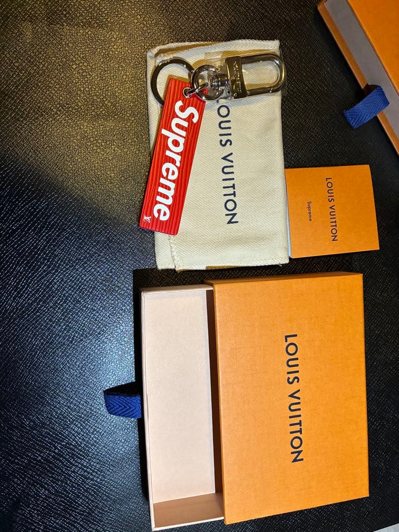 ま 【新品 未使用】LOUIS VUITTON × Supreme