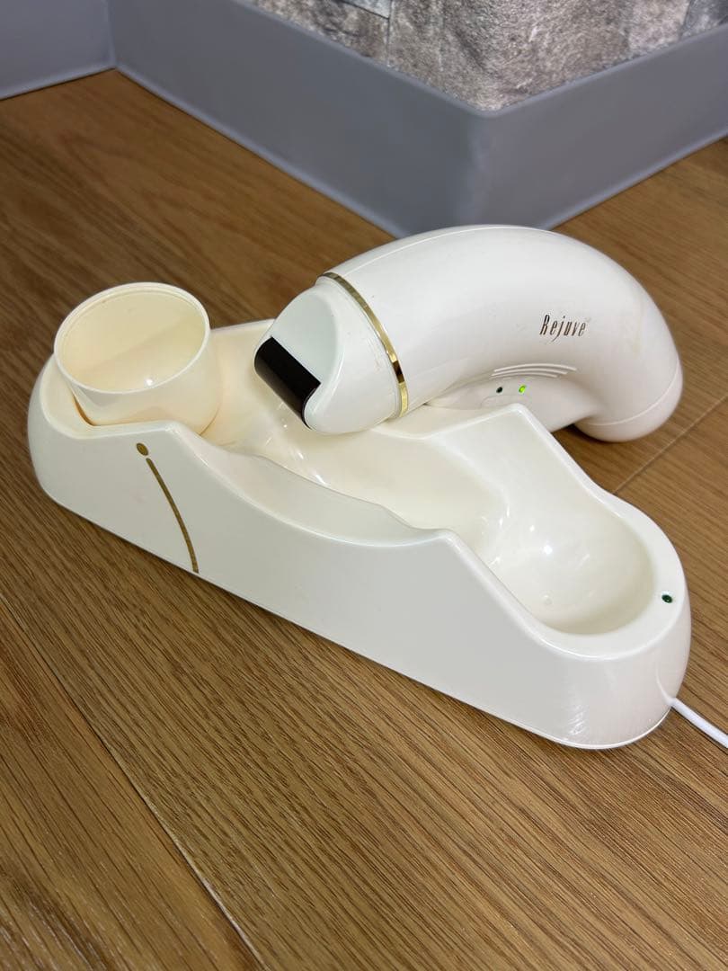 リジューヴェ Rejuve 美顔器