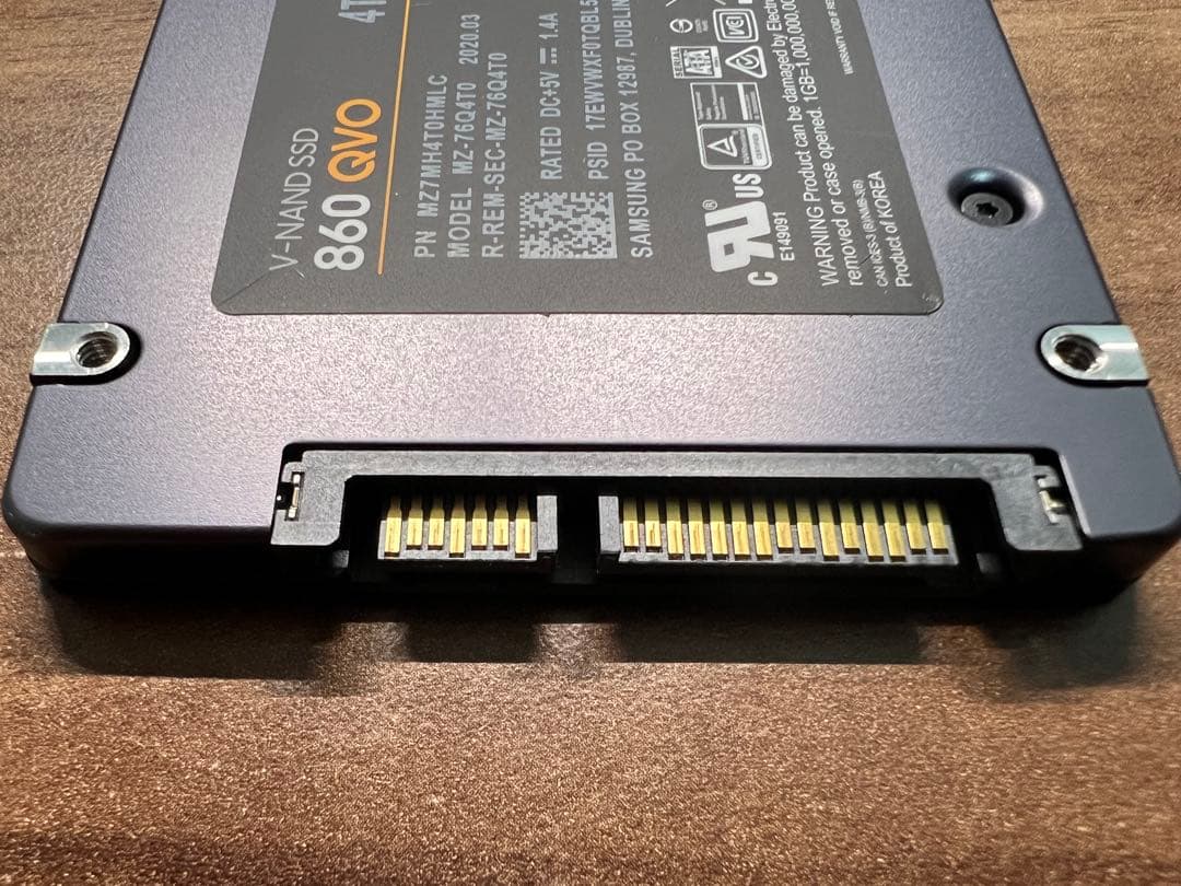 Samsung 860 QVO 4TB 内蔵型SSD 6303時間