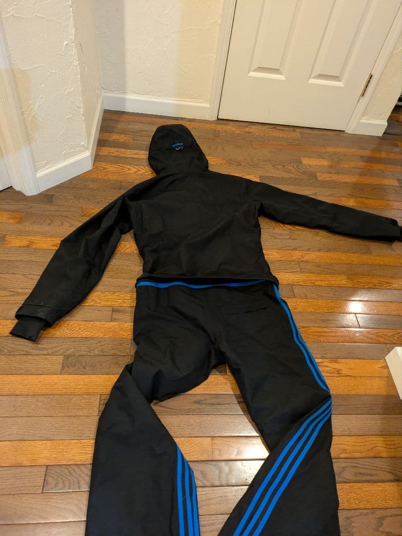 アディダス　Adidas スノーボード　ジャンプスーツ　つなぎ　M