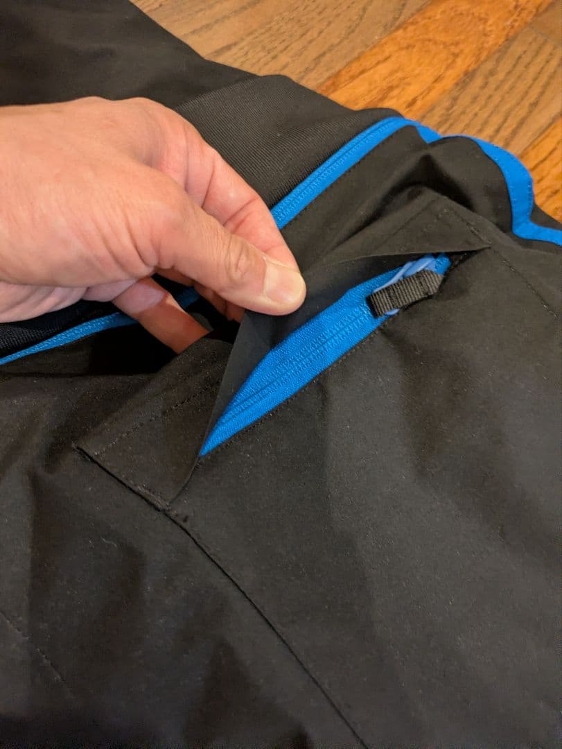 アディダス　Adidas スノーボード　ジャンプスーツ　つなぎ　M