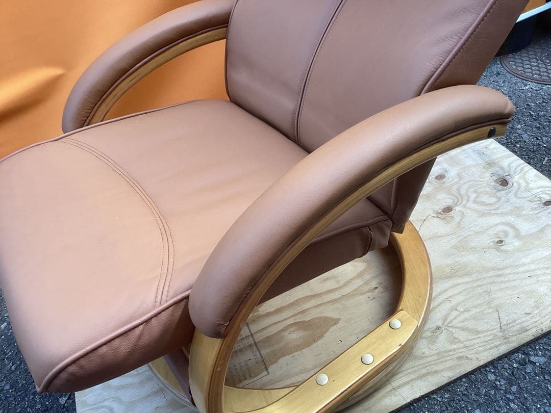 輸入品 高級 革張りリクライニングチェア 360°回転式 中古美品