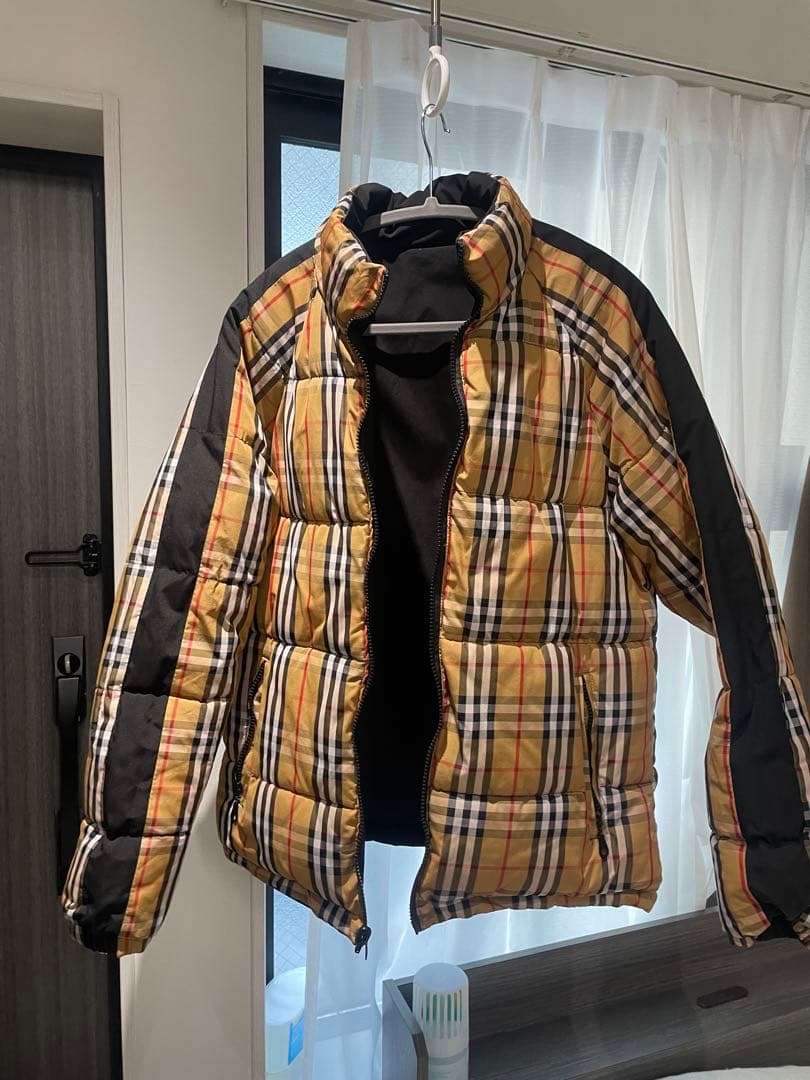 バーバリー　リバーシブルダウンジャケット