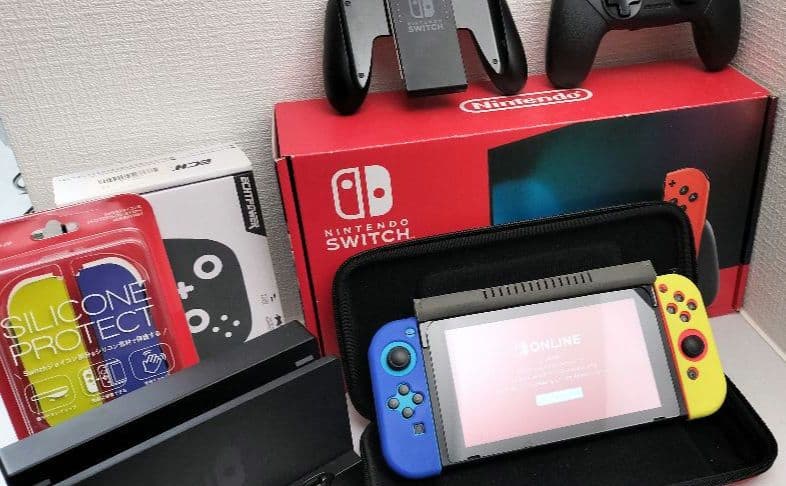 Nintendo Switch 青・赤 本体 ＋　付属品付き