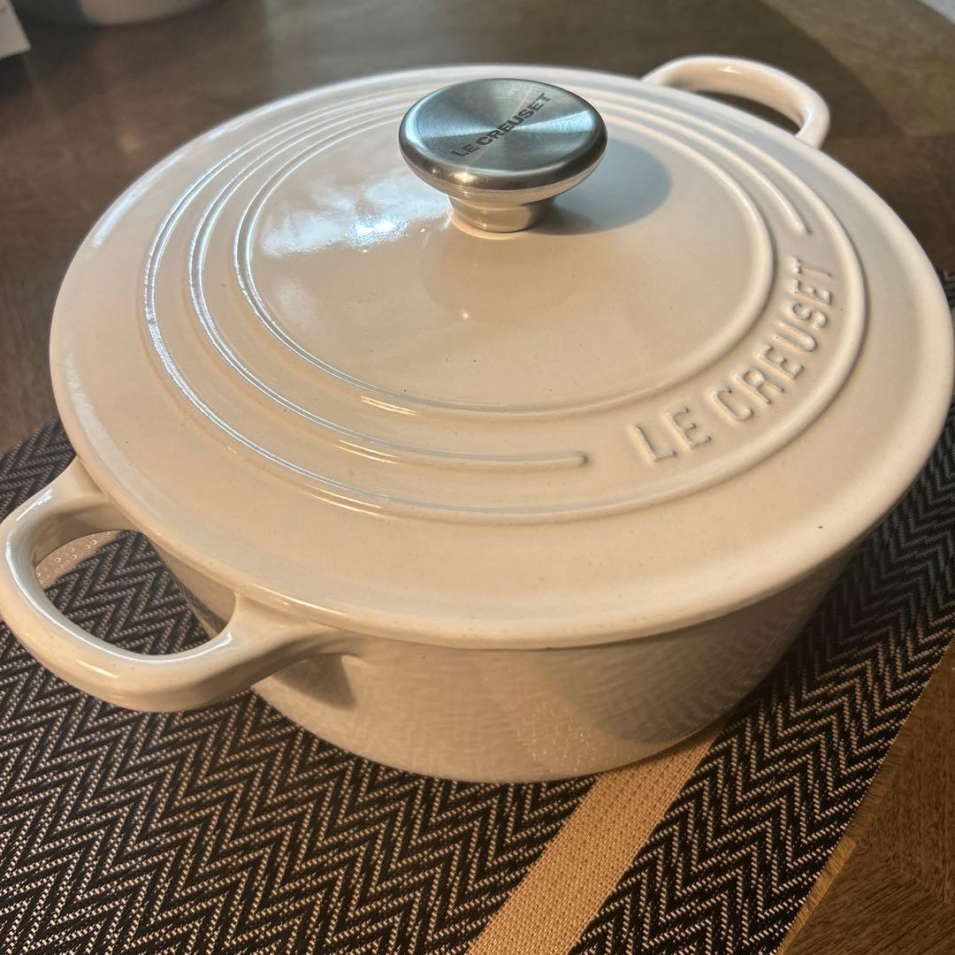 LE CREUSET ココットロンド　シグニチャー　22cm ホワイト