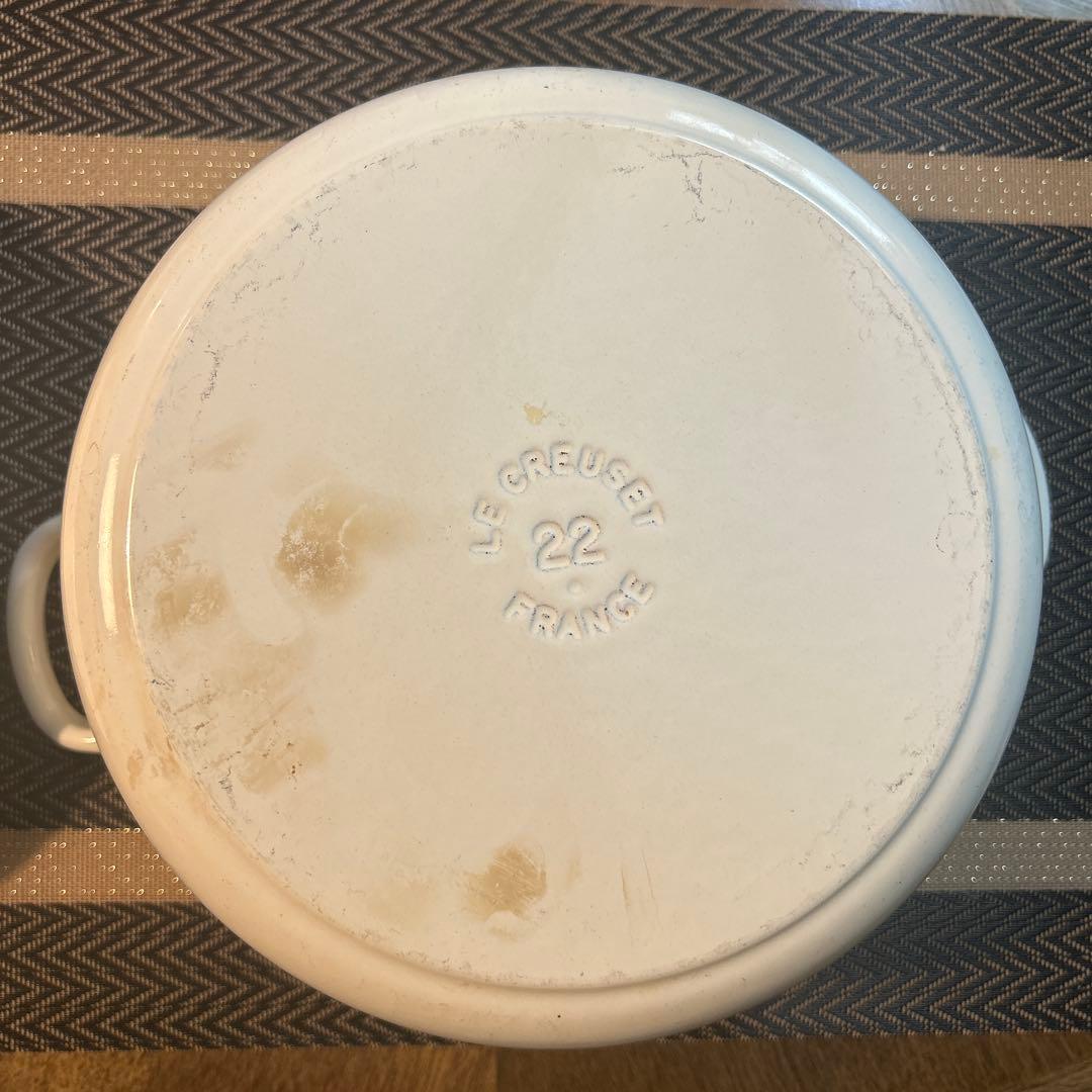 LE CREUSET ココットロンド　シグニチャー　22cm ホワイト