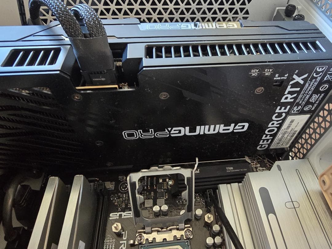 グラフィックボード・グラボ・ビデオカード RTX 5070 PALIT GeForce RTX 5070 AI