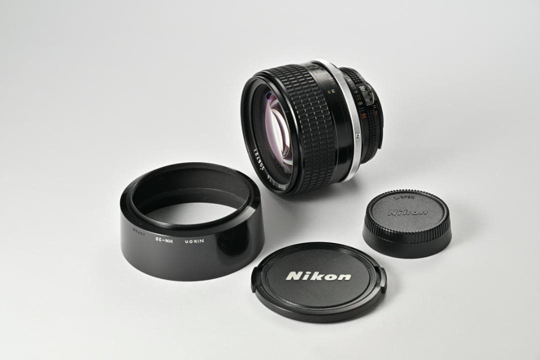 Nikon ニコン Ai-s NIKKOR 85mm F1.4 フード付き