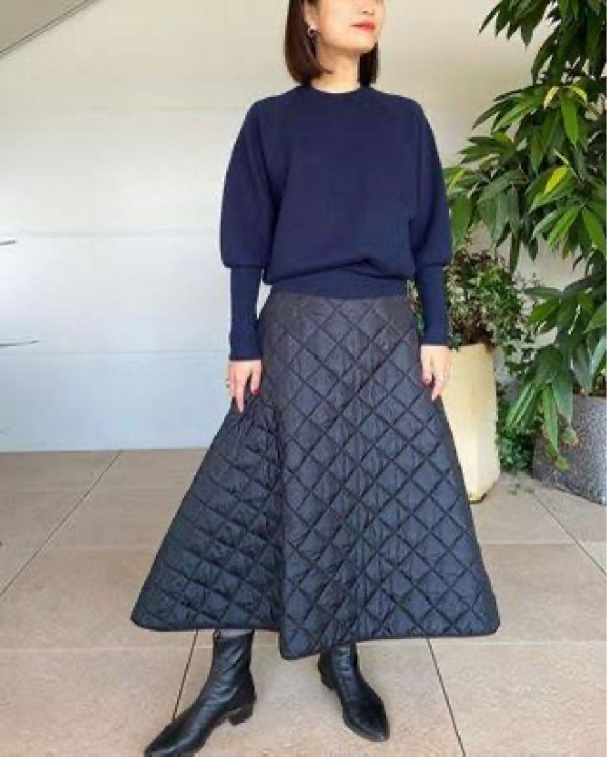 （サリー）美品　ディソンブルー　キルティング フレアスカート ブラック