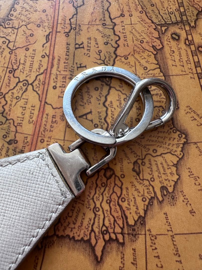 プラダ　キーリング