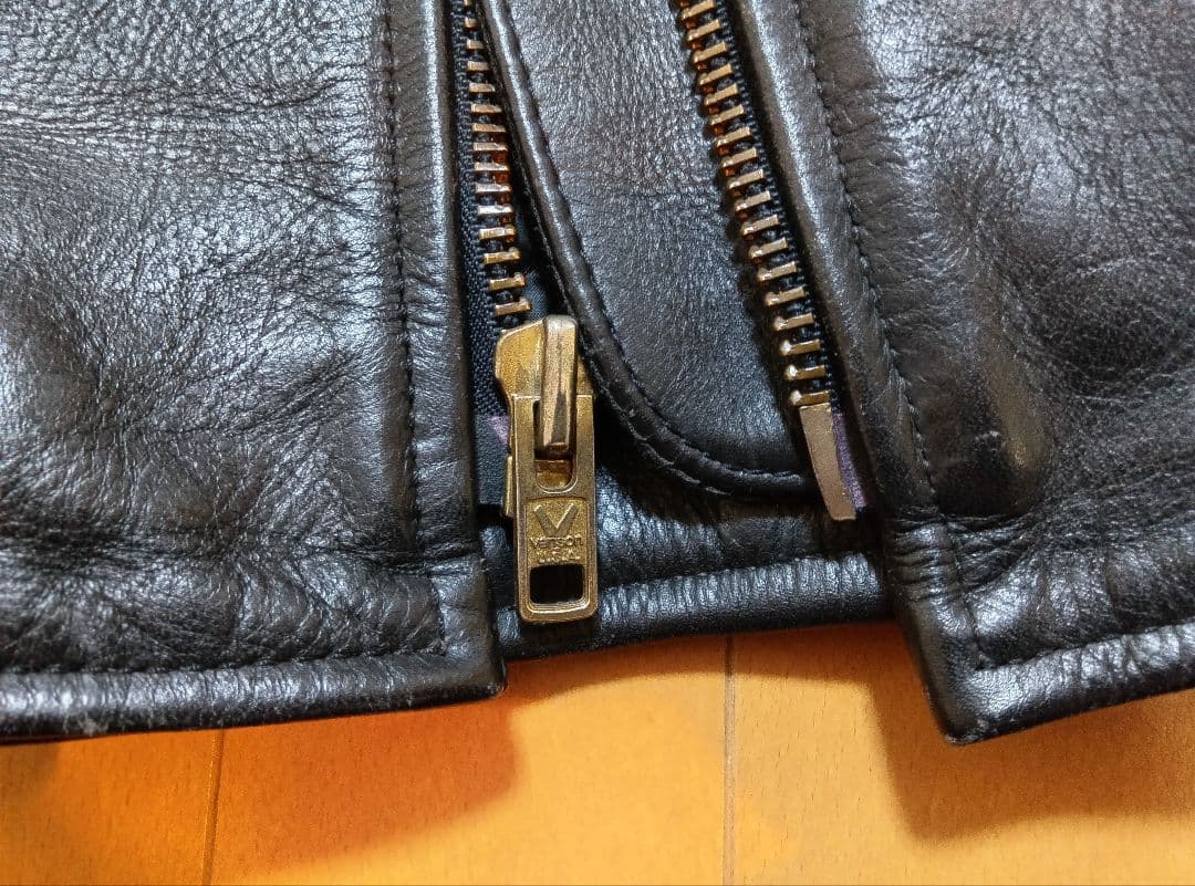 だ*け様 美品VANSONバンソンシングルライダース34黒ブラックTYPEBタイ