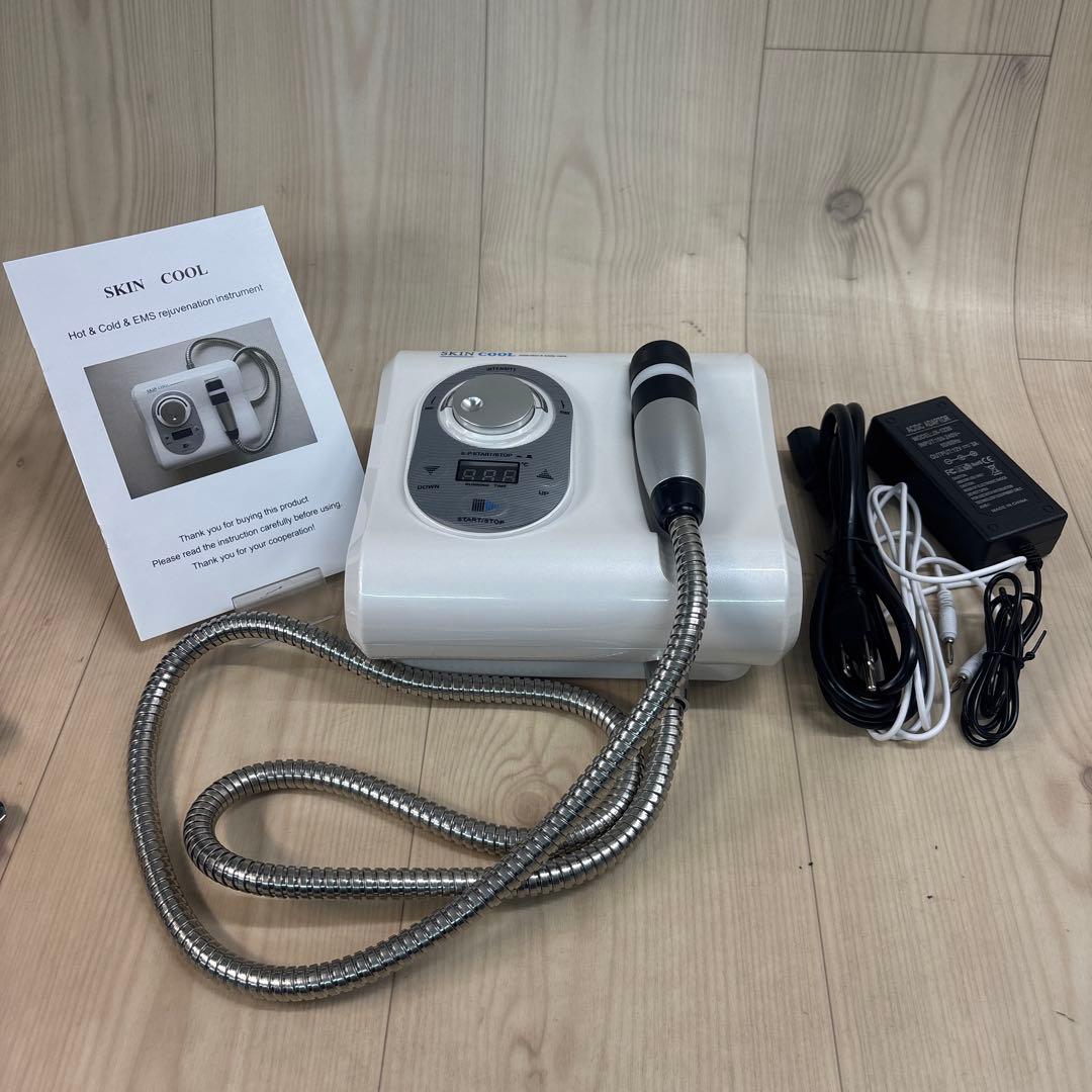 D503 SKIN COOL HOT&Cold&EMS 美顔器