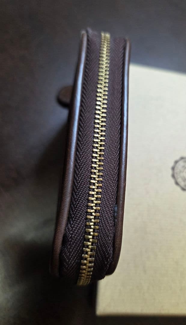 【タイ】ganzo GH5-C ラウンドファスナー小銭入れ チョコ