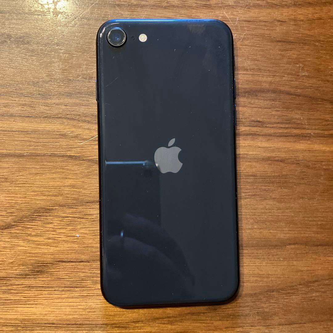 Apple iPhone SE (第2世代) ブラック　本体