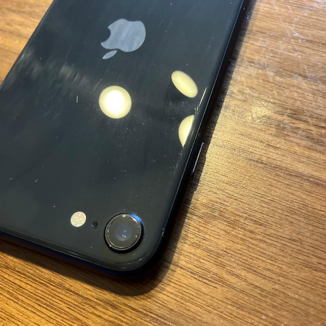 Apple iPhone SE (第2世代) ブラック　本体