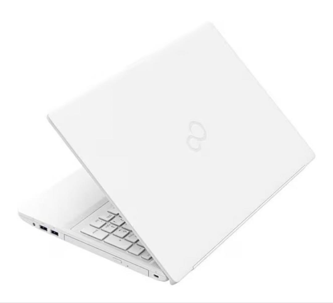 ほぼ新品 ⭐︎ Fujitsu ノートPC 15.6インチ FMV Lite