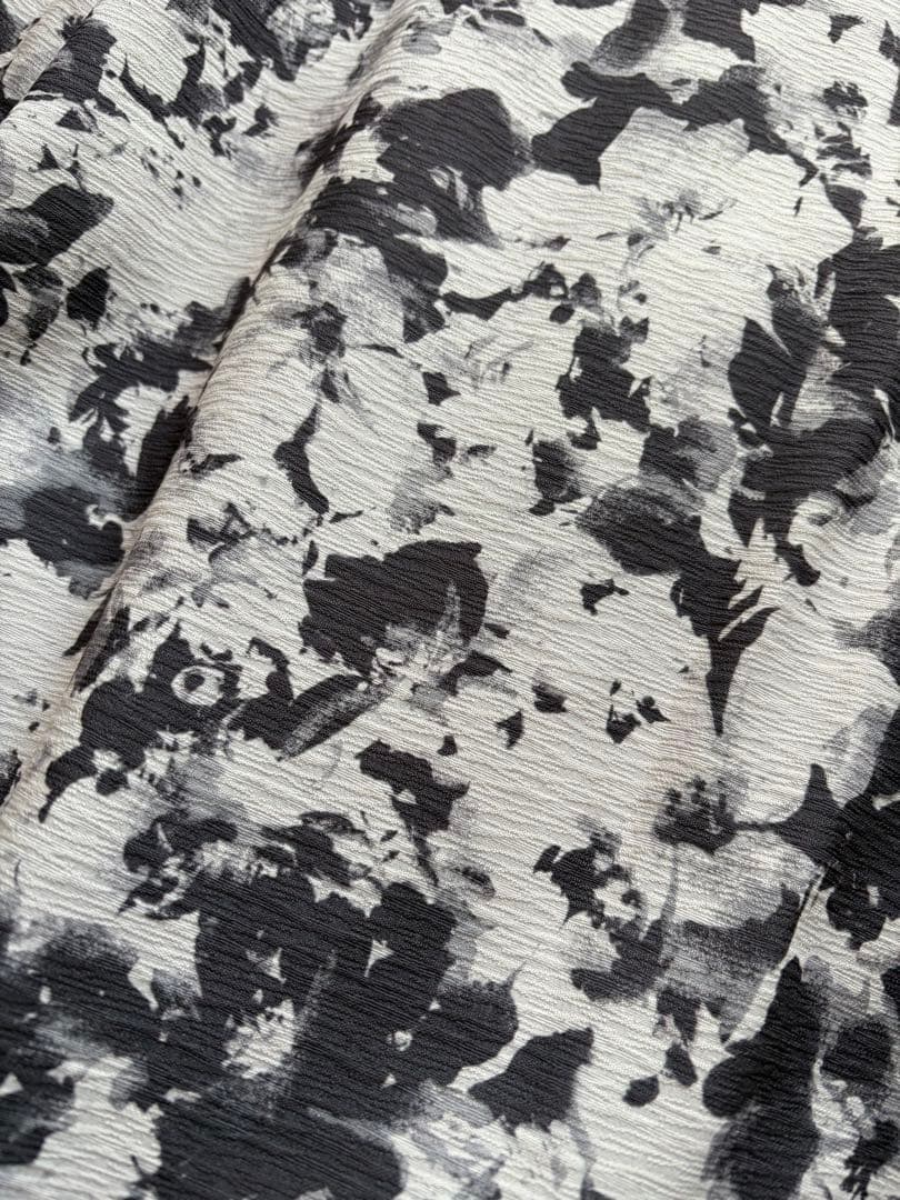 （新品未使用）アプワイザーリッシェ♡モノトーンフラワースカート