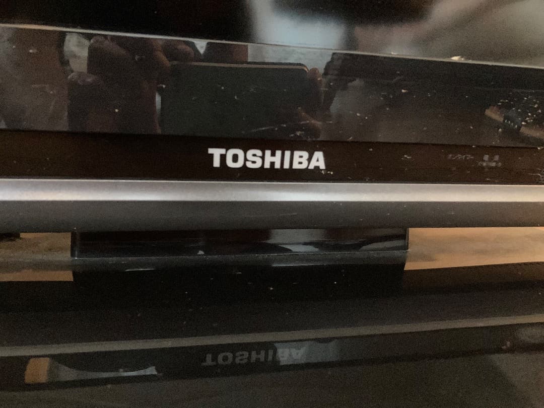 TOSHIBA REGZA テレビ 40型　リモコンなし